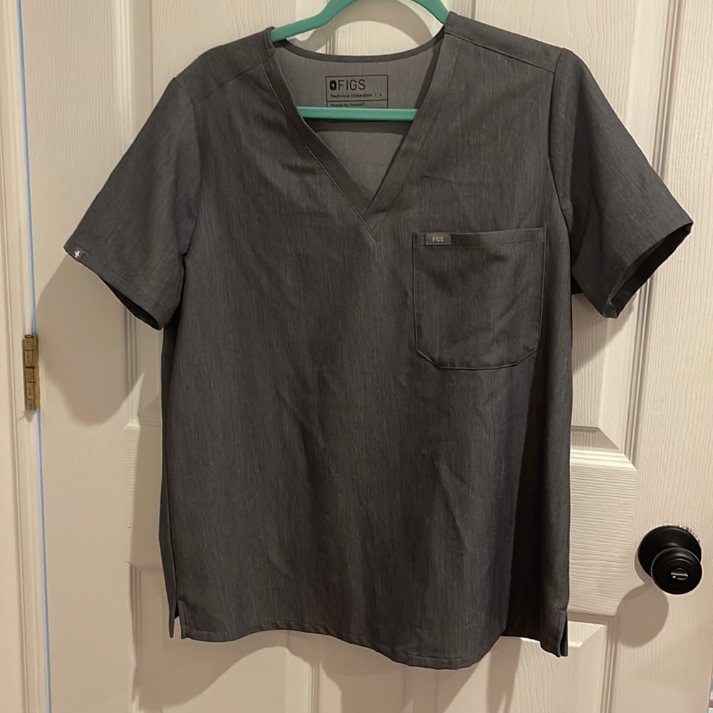 Figs scrub top